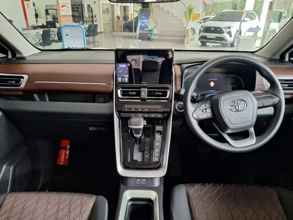 Zenix G Hybrid 2026 Bisa Kredit Cicil Putih Hitam