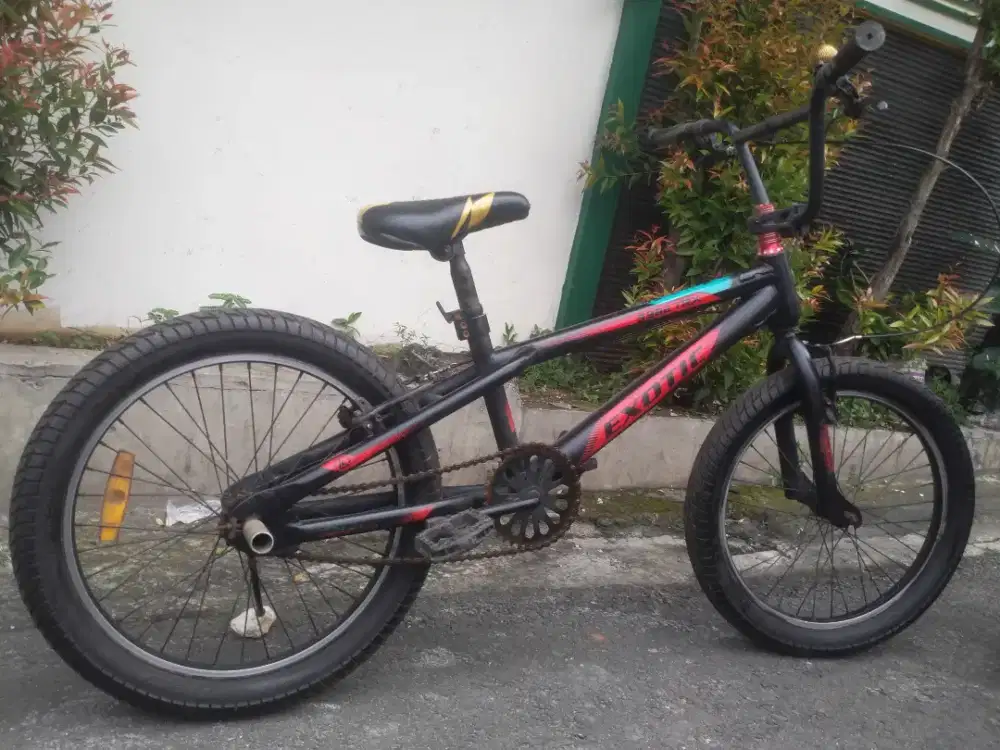 Sepeda BMX Exotix Pasifik UK 20