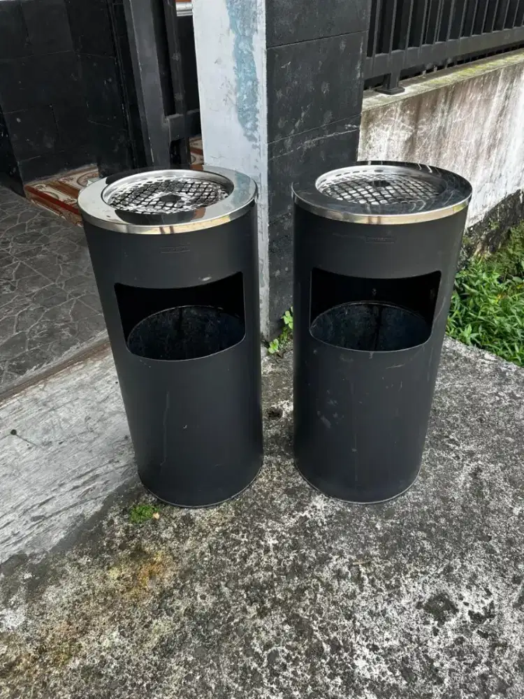 Tempat sampah krisbow