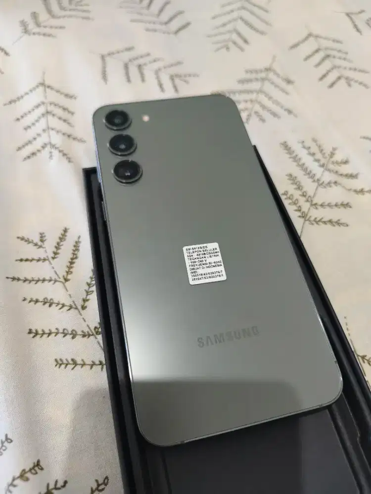 Samsung galaxy S23 plus 8/256 minus layar