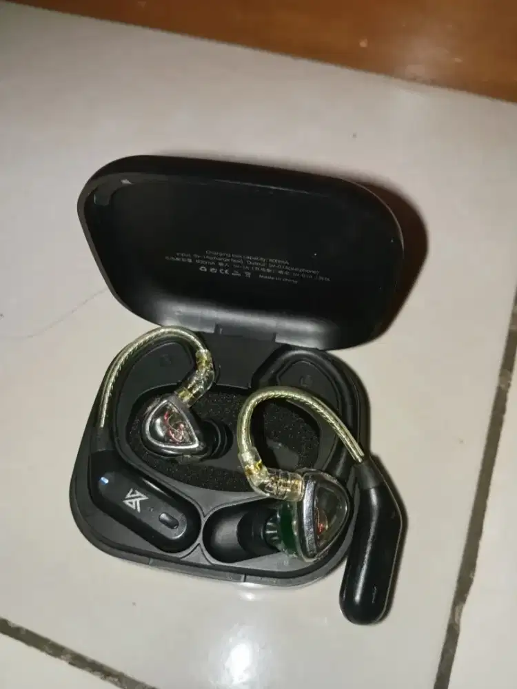 RKZ headset bluetooth. suara mantap. Batre awet.