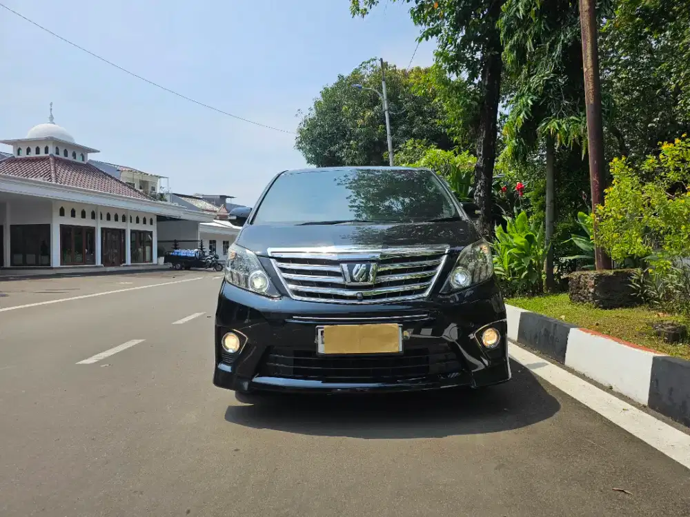 TOYOTA ALPHARD SC PREMIUM SOUND HIGH SPECS