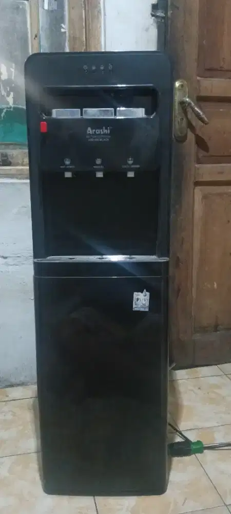 Dispenser arashi galon bawah dingin n panas konisi nyala tp tdk ngisap
