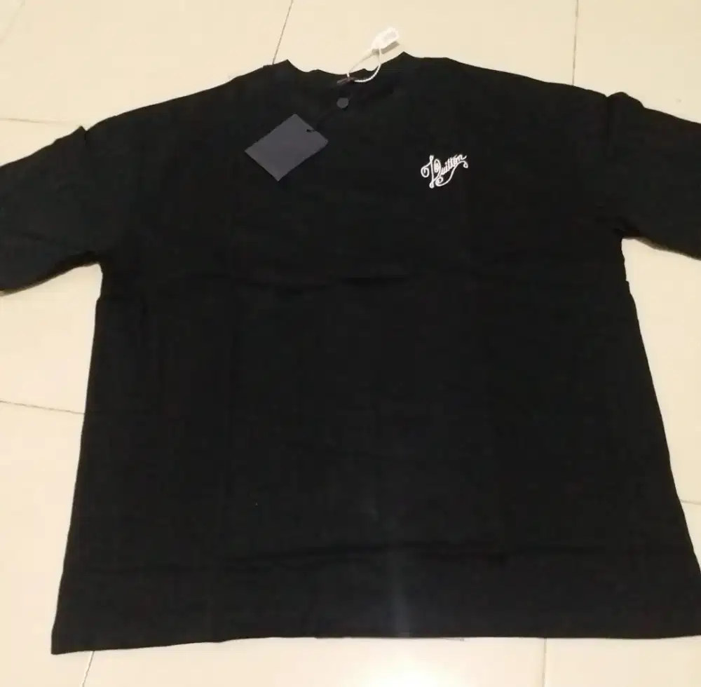 Kaos Louis Vuitton Original Size XL (LD115) Baru fulltag