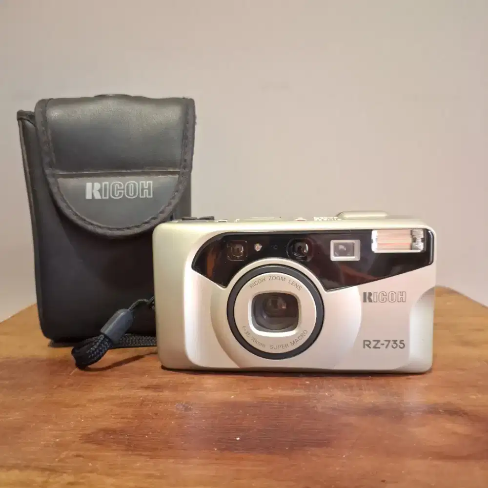 Kamera Antik Vintage Jadul Analog Ricoh RZ-735 Koleksi  Retro Lomo
