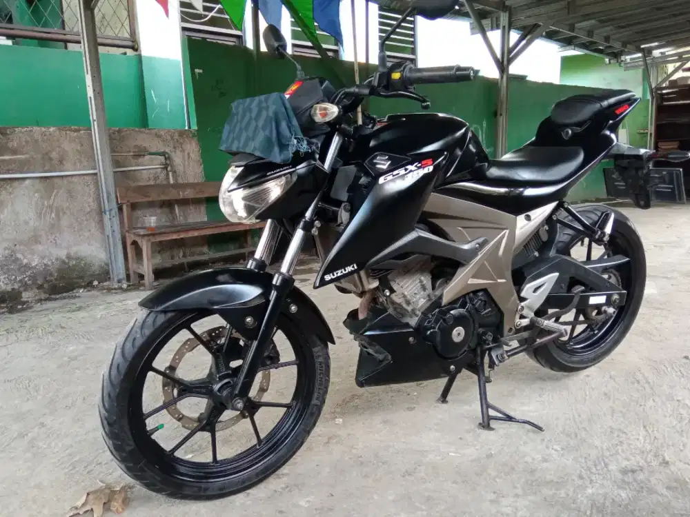 Suzuki GSX-S 150 TH 2017 Mulus Km.15Rb Pajak Baru Bayar Lngkp B Bekasi