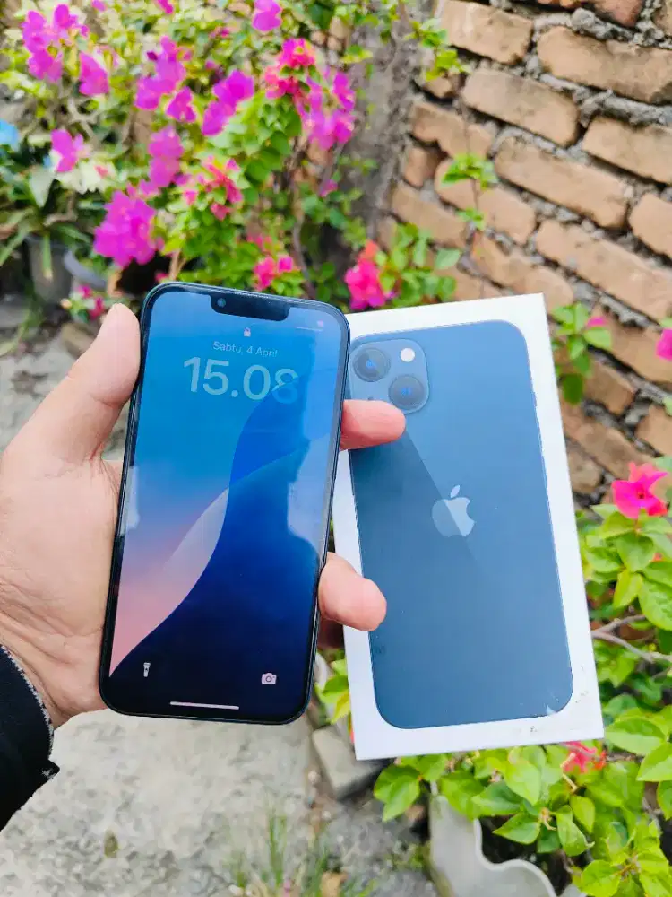 iPhone 13 128gb resmi iBox bh 89 pemakaian 1 tahun bebas riset