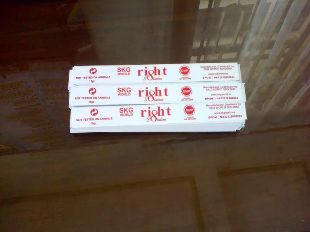 Cutting sticker logo tulisan stiker nama neon box reklame & kaca film