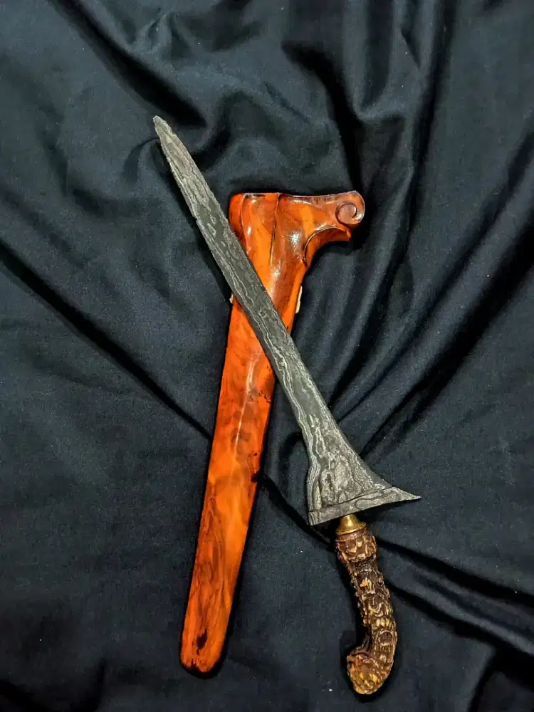 Keris sepuh brojol pedaringan kebak deder gading rusa