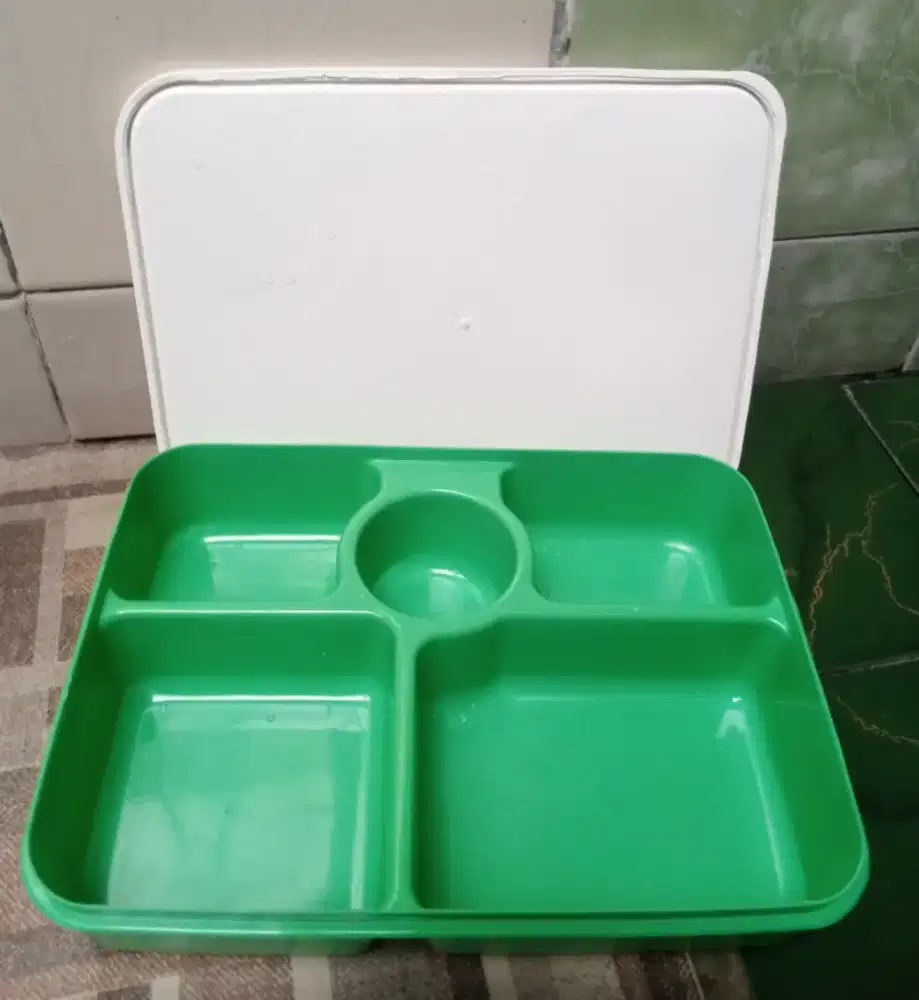PRELOVED KOTAK CATERING PLASTIK TEBAL