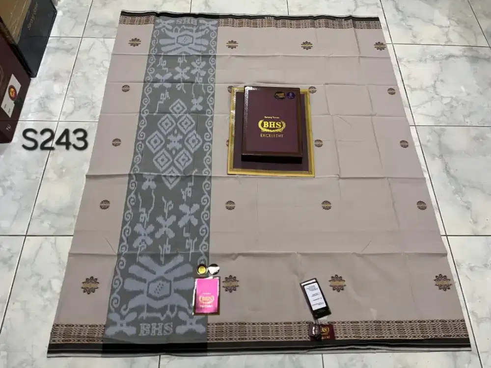 SARUNG BHS EXCELLENT SKT MIX - GOLD CLASS