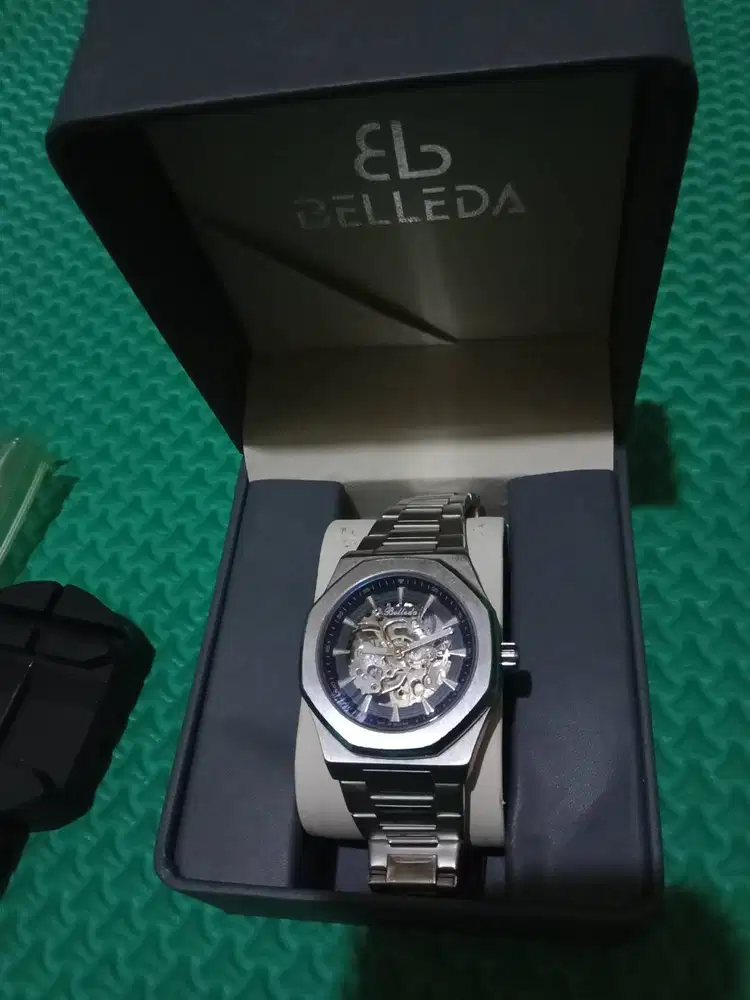 Jam tangan otomatis / jam tangan automatic