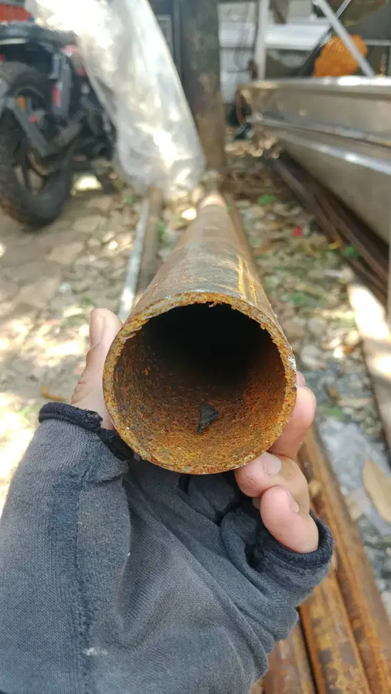 Pipa besi hitam/welded 226 btg.pjg 6m /2in(5,5cm)/tbl 2,2mm