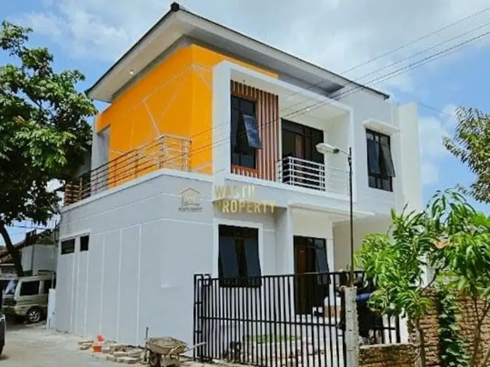 Rumah 2 Lantai Modern Dekat Transmart Maguwoharjo Sleman