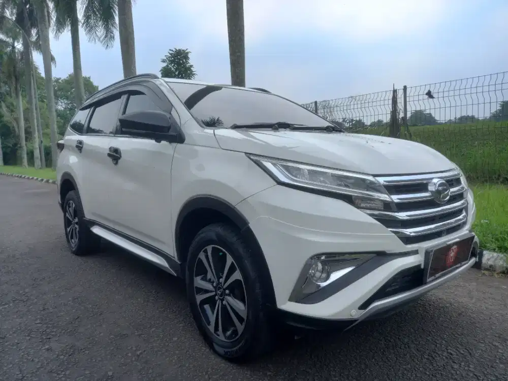 Daihatsu terios 1.5 R Deluxe AT 2018 automatic matic