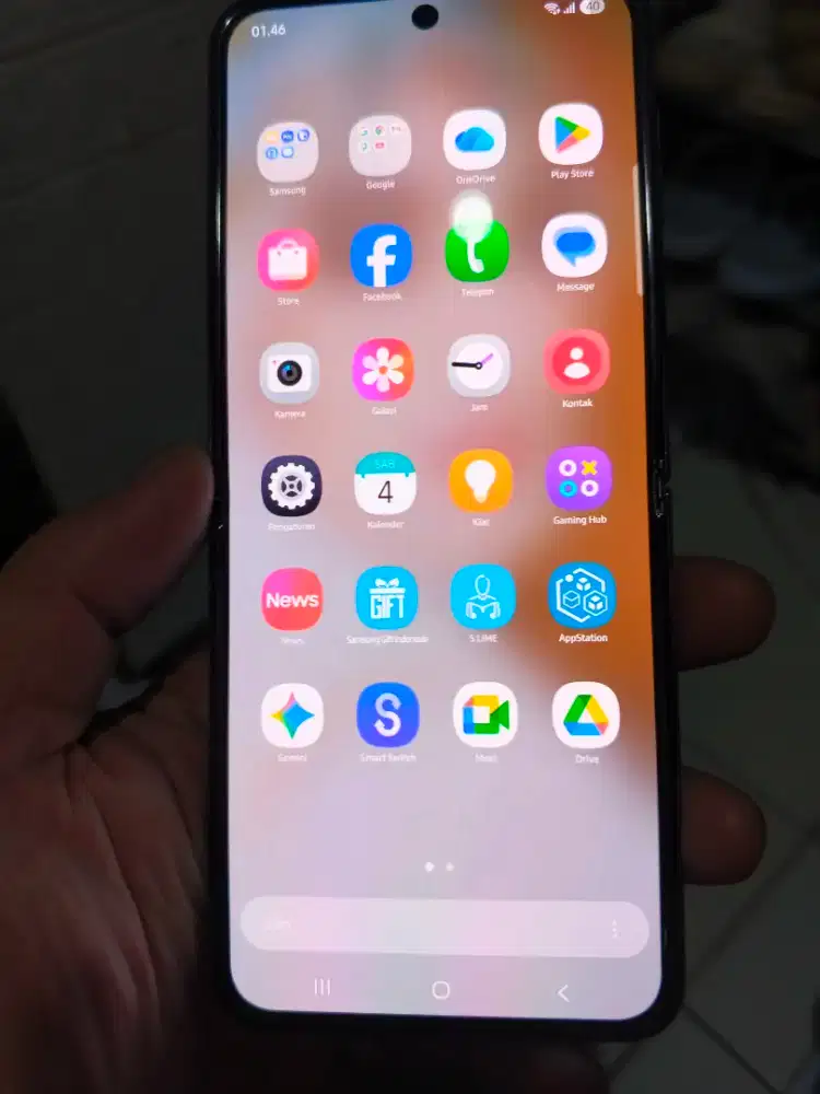 Jual aja Samsung z 4 flip minus ada garis tipis bngt garansi sein