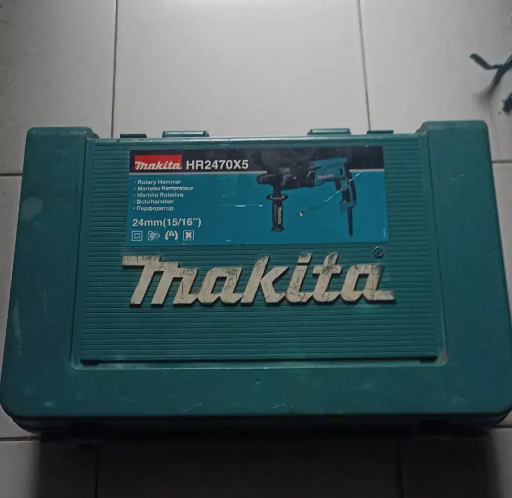 Bir makita HR2470