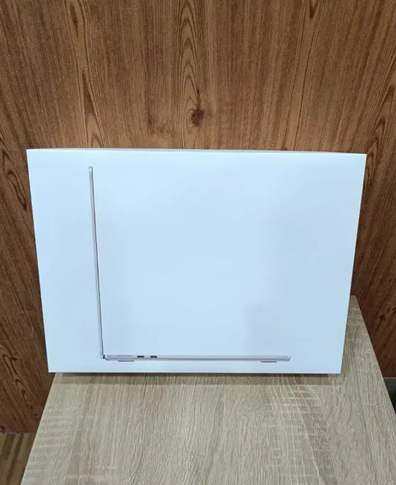New Macbook Air M4 13 inch 16/256 iBox