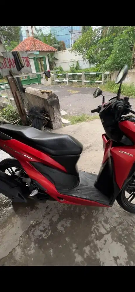 Vario 150 warna merah kondisi mulus tangan pertama