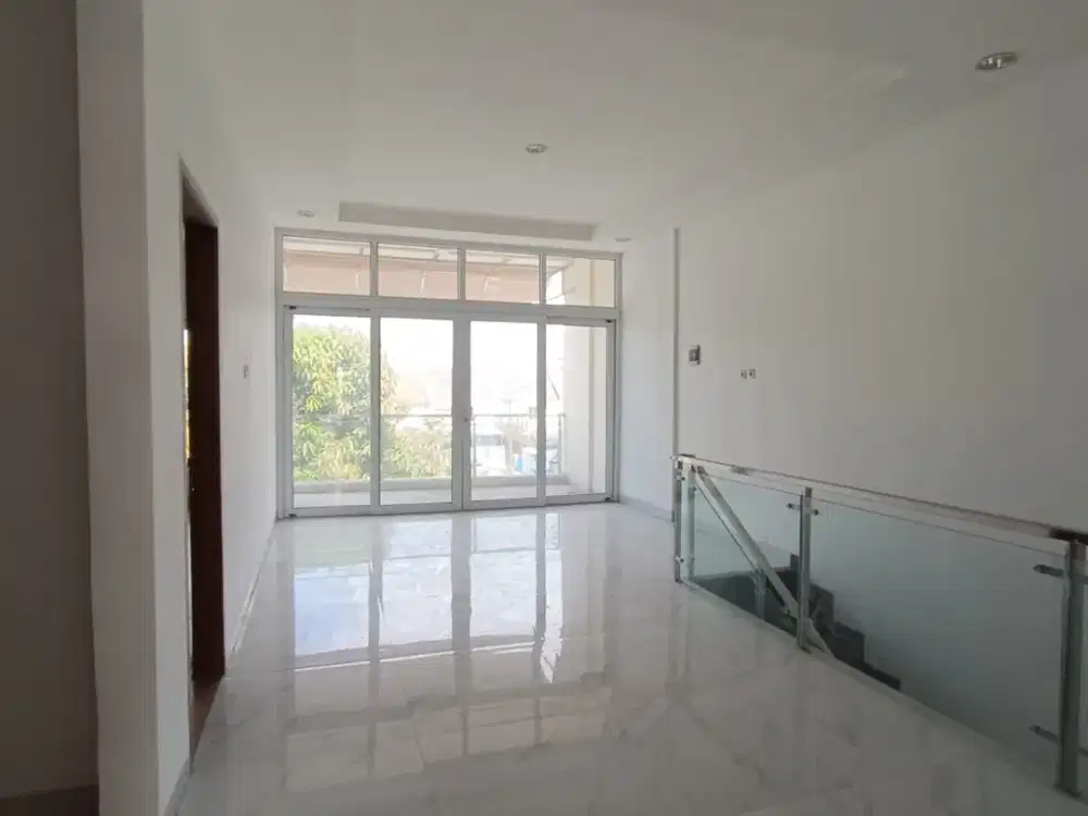 DIJUAL RUMAH BARU MINIMALIS 3 LANTAI HADAP TIMUR LAUT JUAL MURAH DI TAMAN PALEM LESTARI