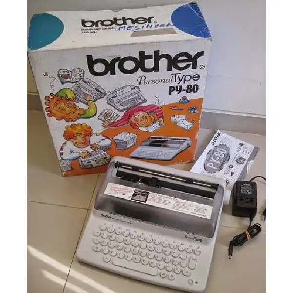 mesin ketik / mesin tik dengan merek BROTHER design made in Japan