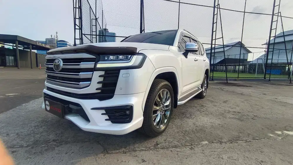 Toyota land cruiser 300 VXR  4x4 AT 2024