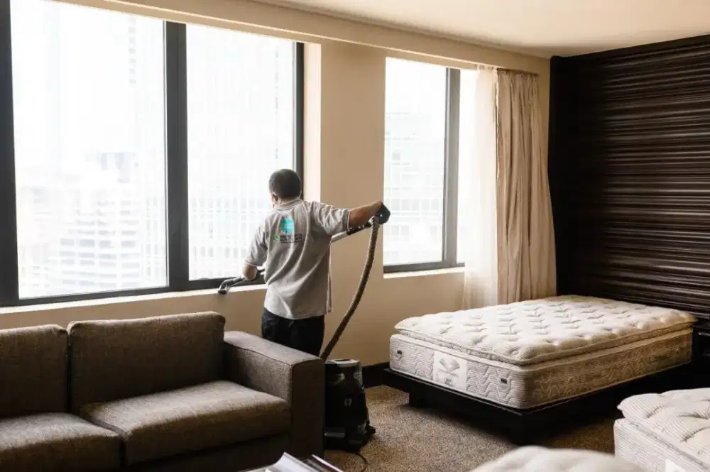 Cleaner (Tenaga Jasa Kebersihan)