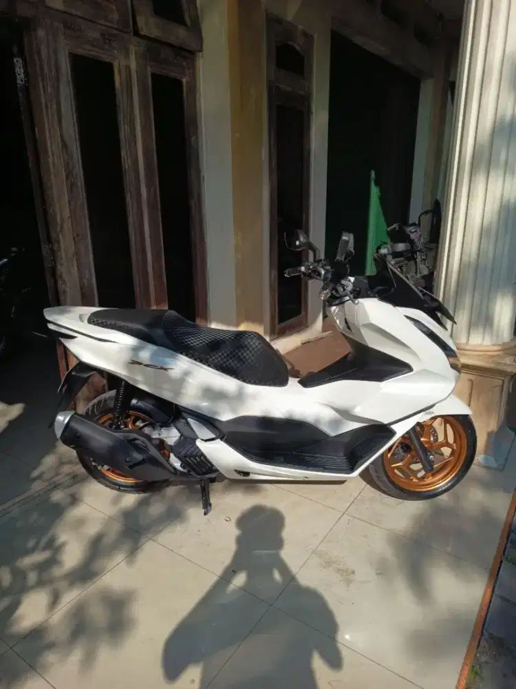 Pcx 160 abs putih 2021 low km 2500an rempte 2wajib gbm