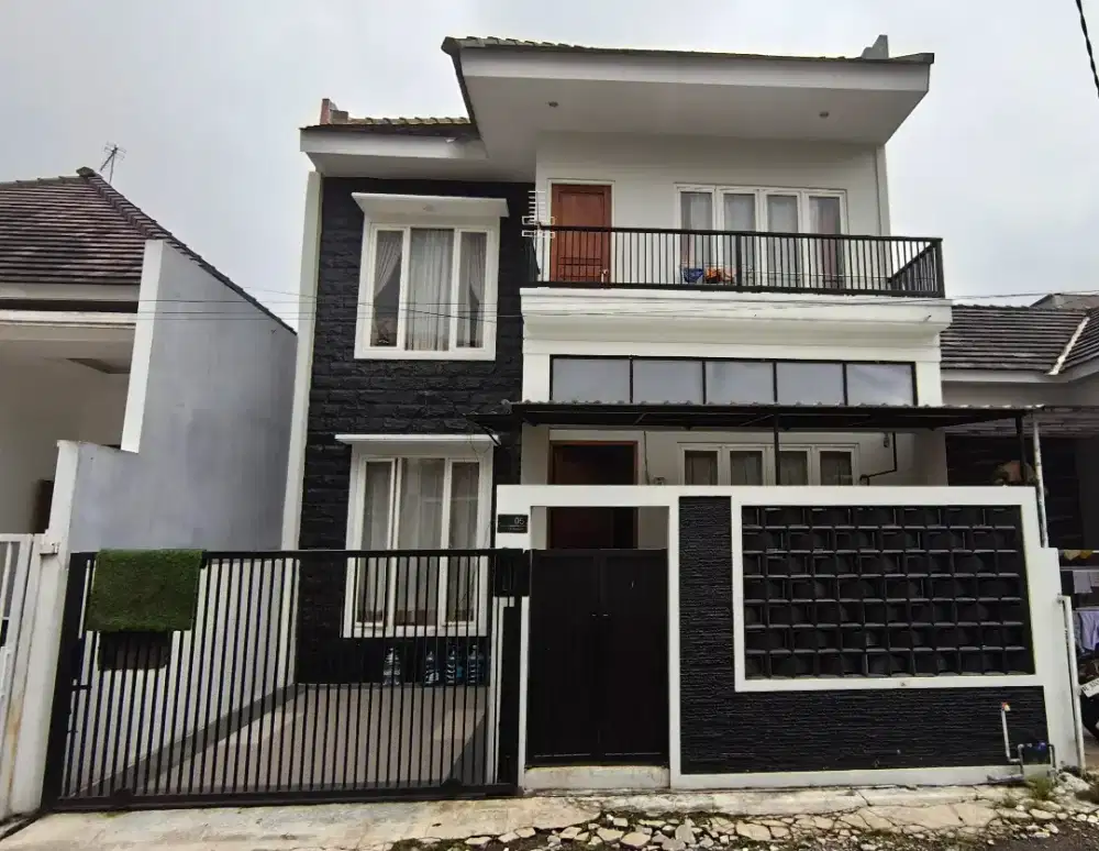 Rumah/villa pusat kota batu