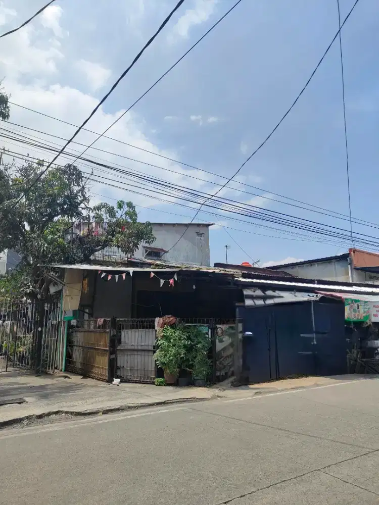 Rumah Hook strategis bisa usaha dekat griya di Pluto raya Ciwastra