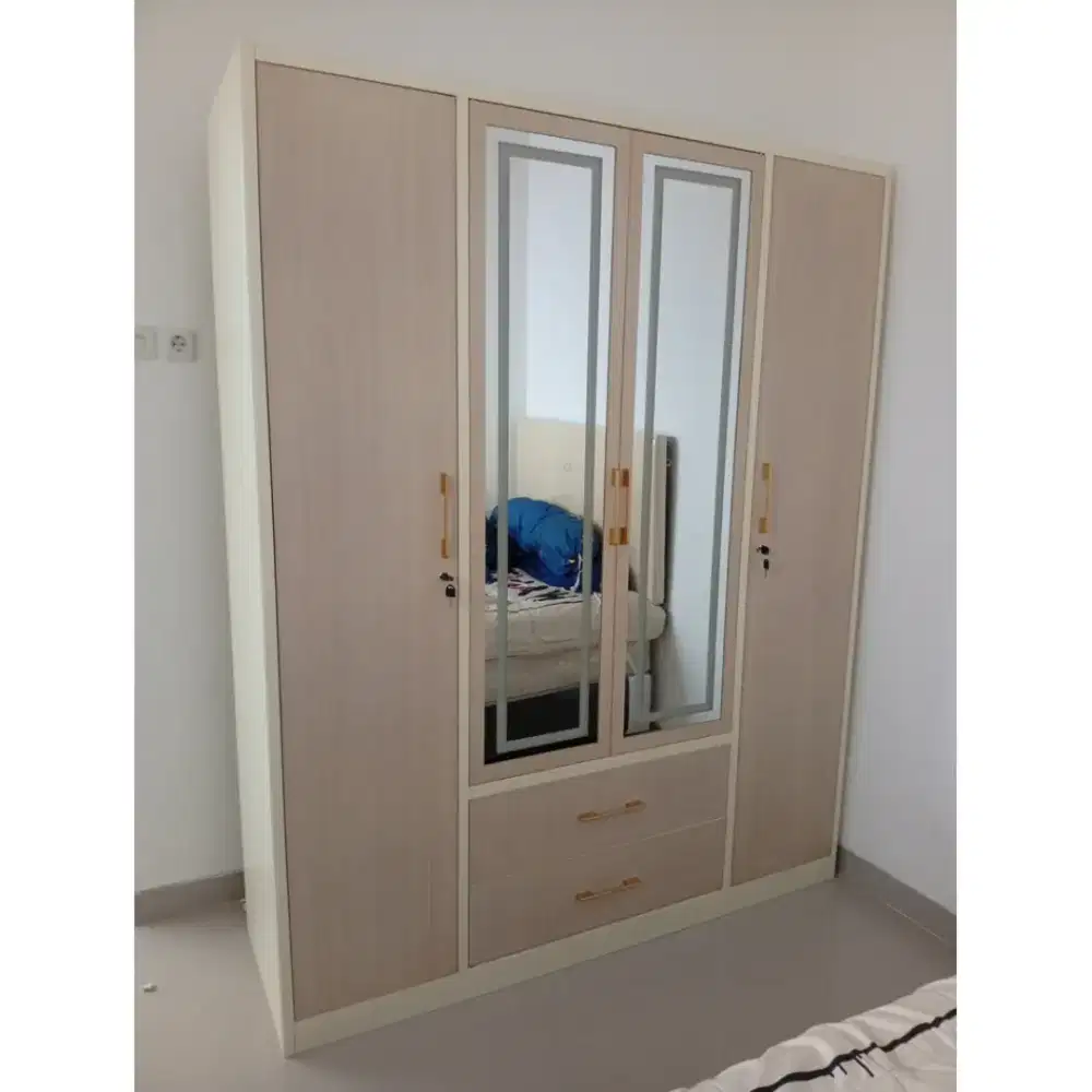 Lemari Besi Pakaian/Baju 4 Pintu