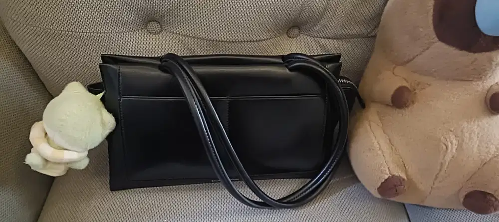 Tas Bahu Charlie and Keith elegan pemakaian 6 bulan