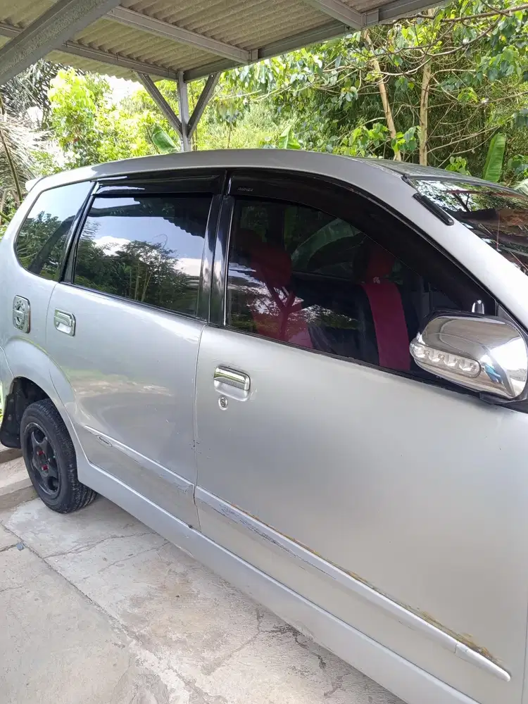 Daihatsu Xenia 2011 Bensin