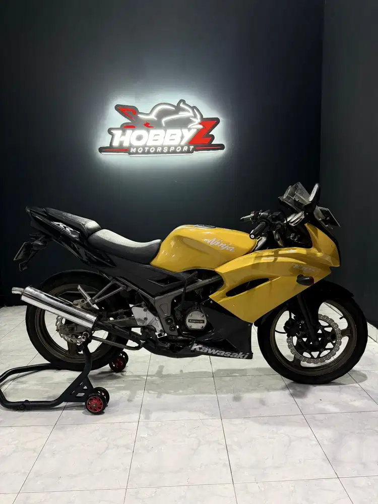 Kawasaki ninja zx 150 RR cbr yellow edition 2013 Full original