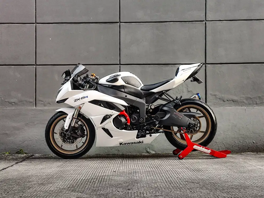 Kawasaki ZX6R 2011 Putih Langka FP Istimewa TT SPEK ISTIMEWA