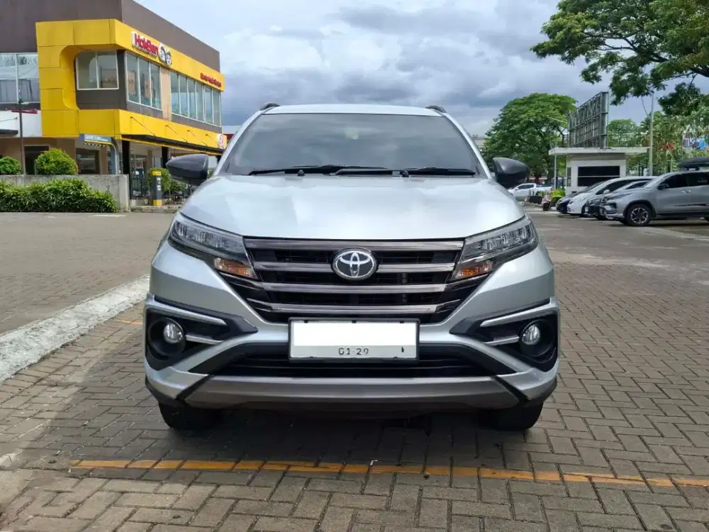 Toyota Rush GR AT 2023 Silver