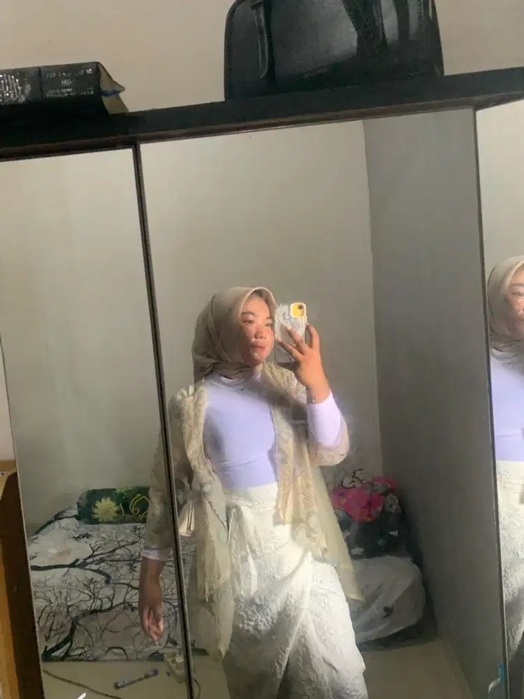 mencari lowongan pekerjaan