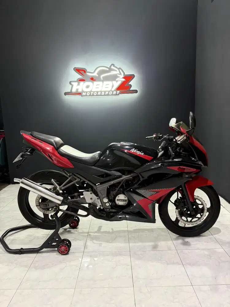Kawasaki ninja zx 150 RR Red cbr edition 2015 Full original