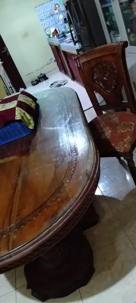 Di jual cepat meja makan+ kursi kayu jati