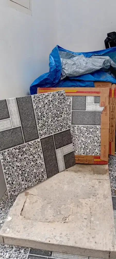 Keramik untuk halaman, dapur, kamar mandi atau teras