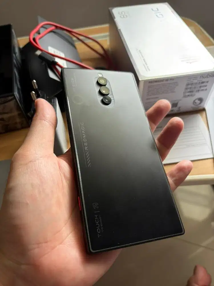 Nubia Red Magic Redmagic 8s Pro 12/256 Resmi