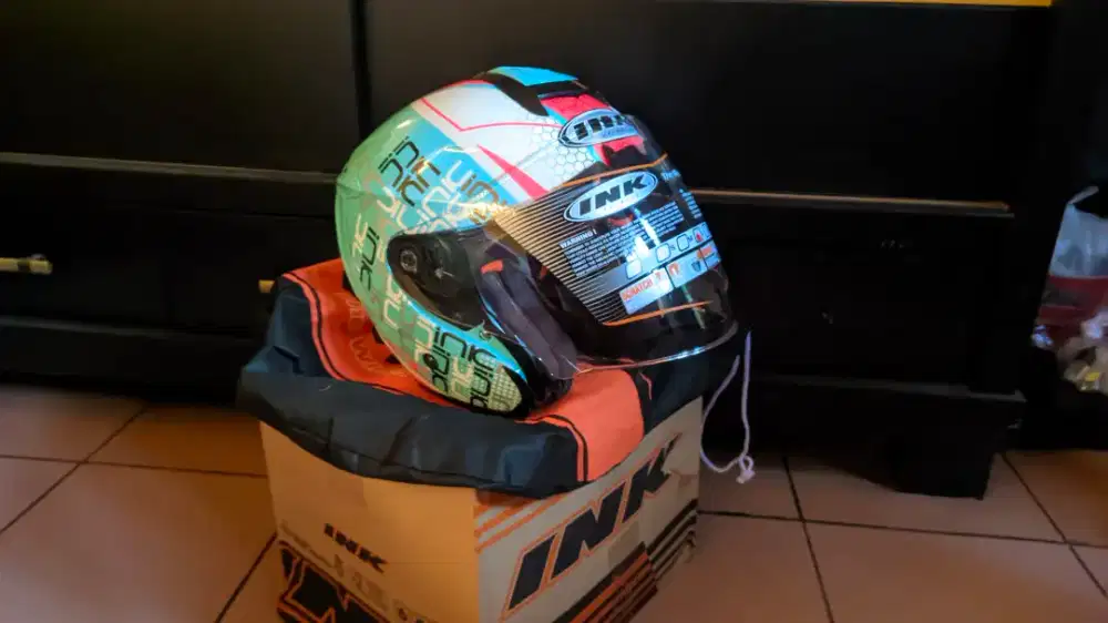 Helm Ink Dynamic Seri 4 Size L