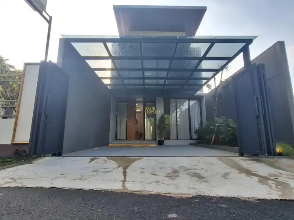 RUMAH 2 LANTAI, FULL FURNISHED, DEKAT PEREMPATAN TAJEM MAGUWOHARJO