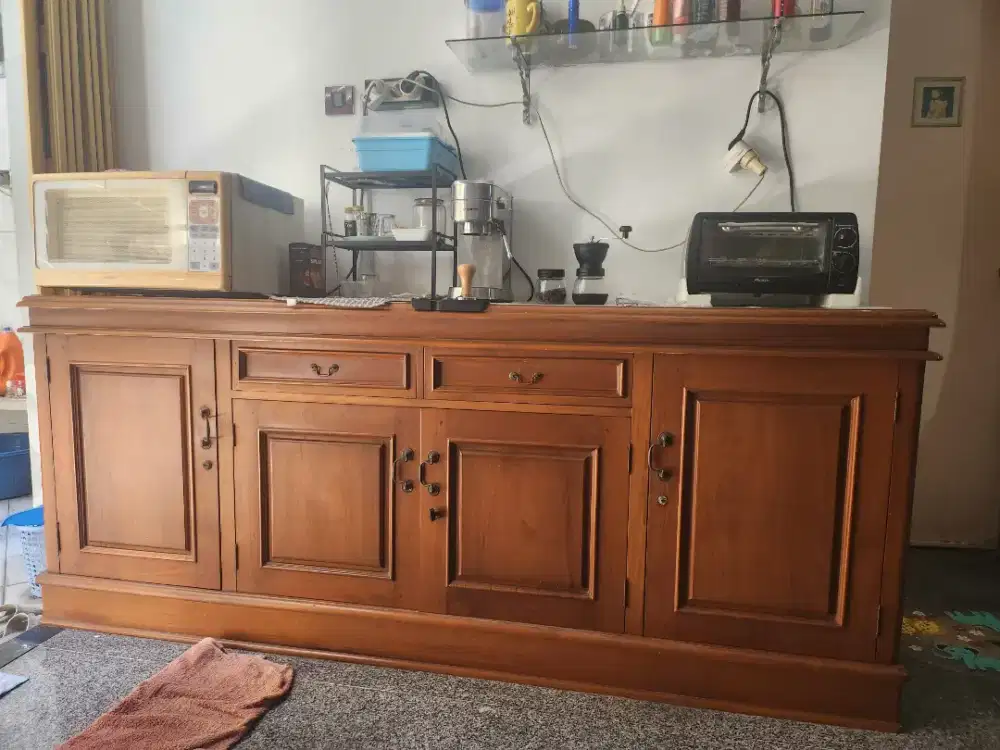 Lemari Kabinet Kayu Jati