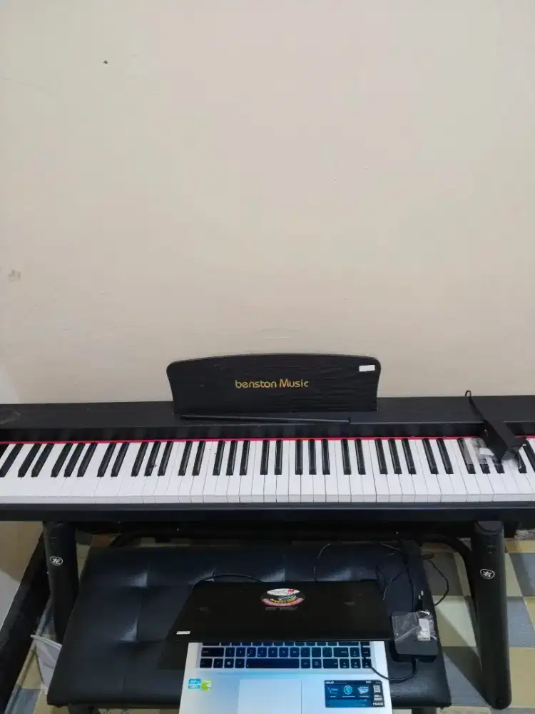 Piano Keyboard Benston