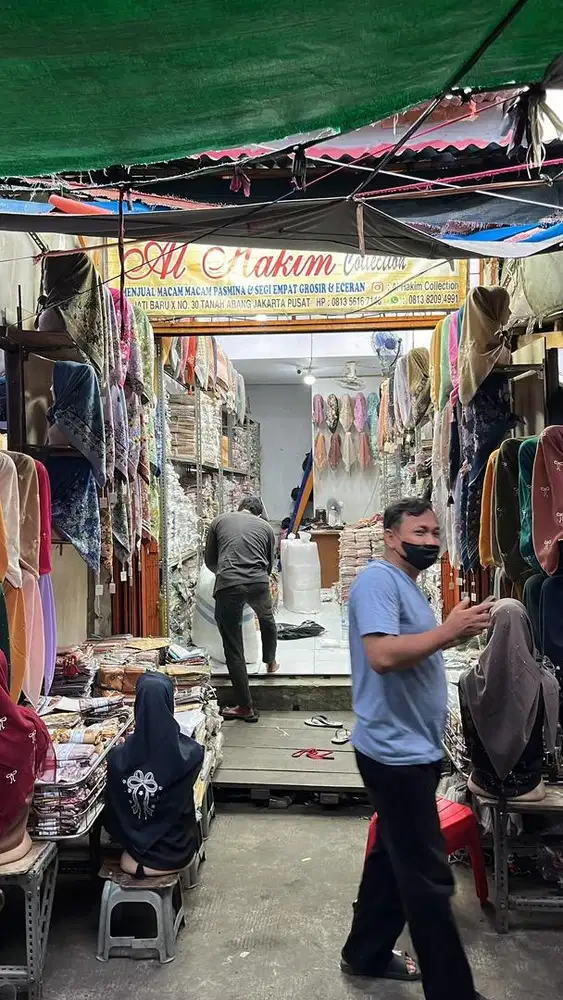 Di cari Karyawan toko Hijab Tanah Abang dan tim peking online