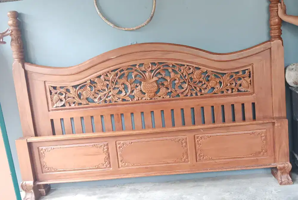 Tempat Tidur Kayu Jati Asli
