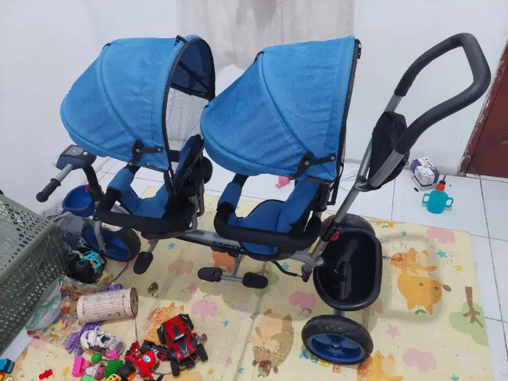 Sepeda anak kembar