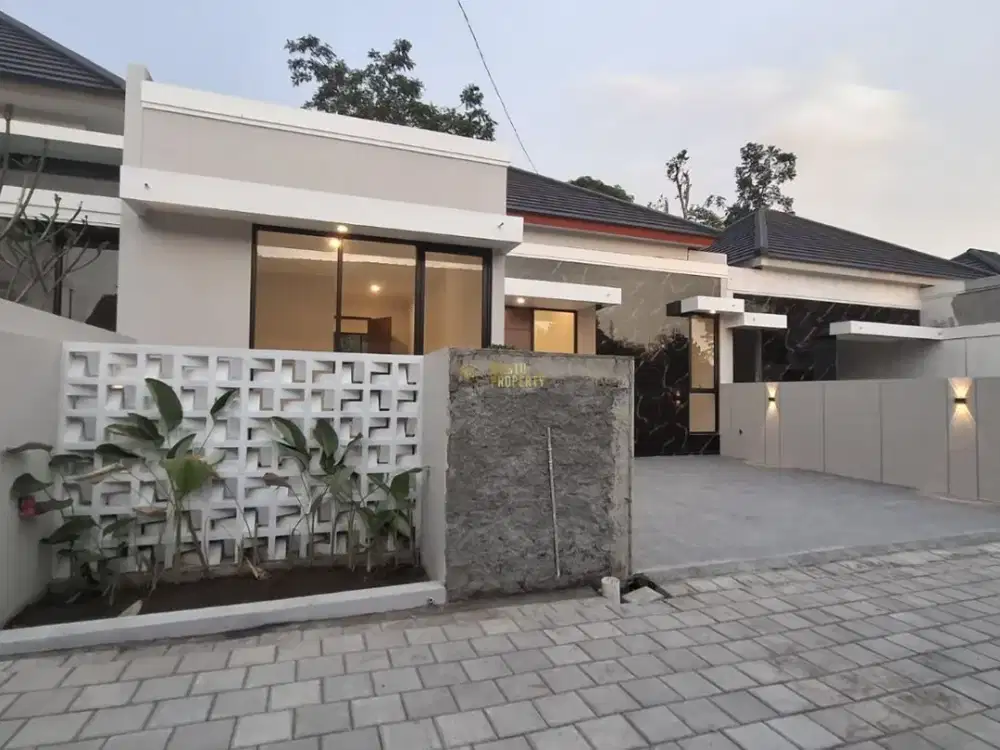 RUMAH SIAP HUNI, TANAH LUAS, DEKAT PASAR JANGKANG, SLEMAN