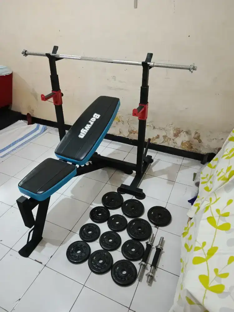 Alat olahraga benchpress , alat fitnes , alat angkat beban